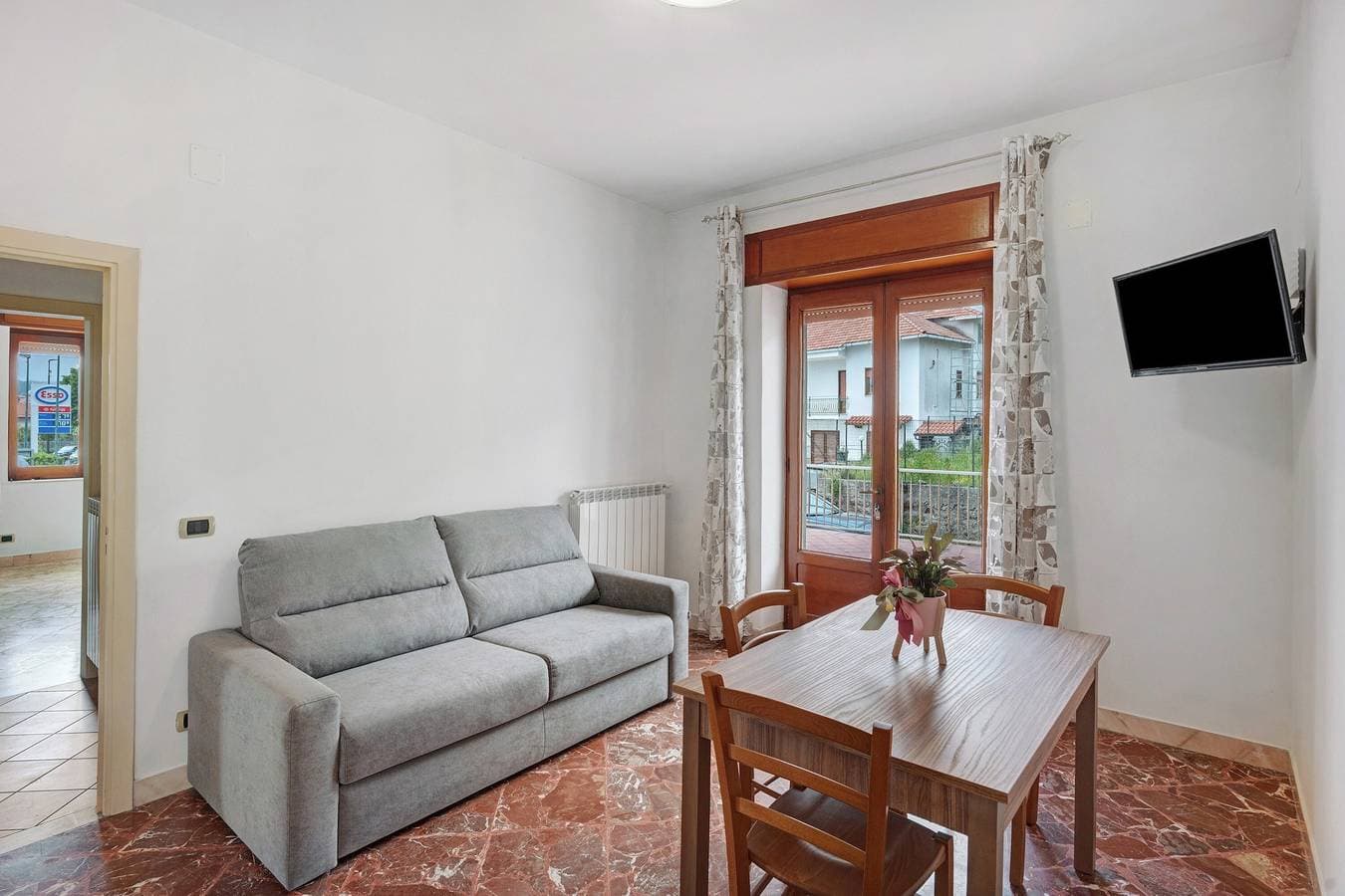 Foto 9 von 24: Ferienwohnung 'Ischia Con Terrazza' mit Privatterrasse, Gemeinschaftsgarten und Wi-Fi