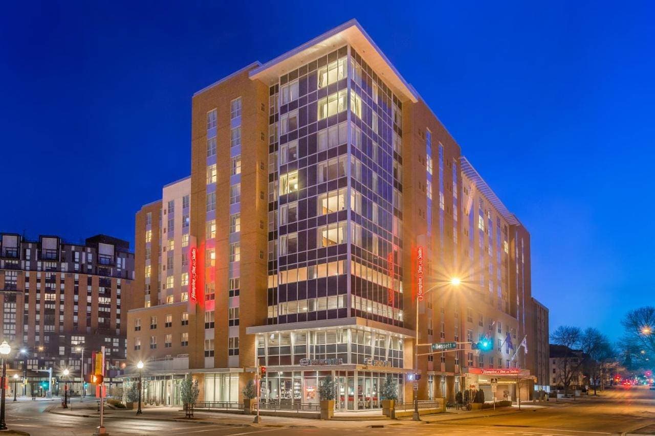 Hampton Inn & Suites Madison Downtown 1