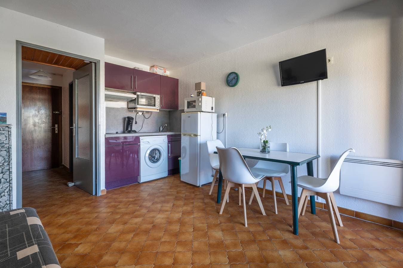 Foto 9 von 21: Studio für 4 Personen mit Balkon, 10 Minuten vom Strand entfernt, im Herzen des Dorfes