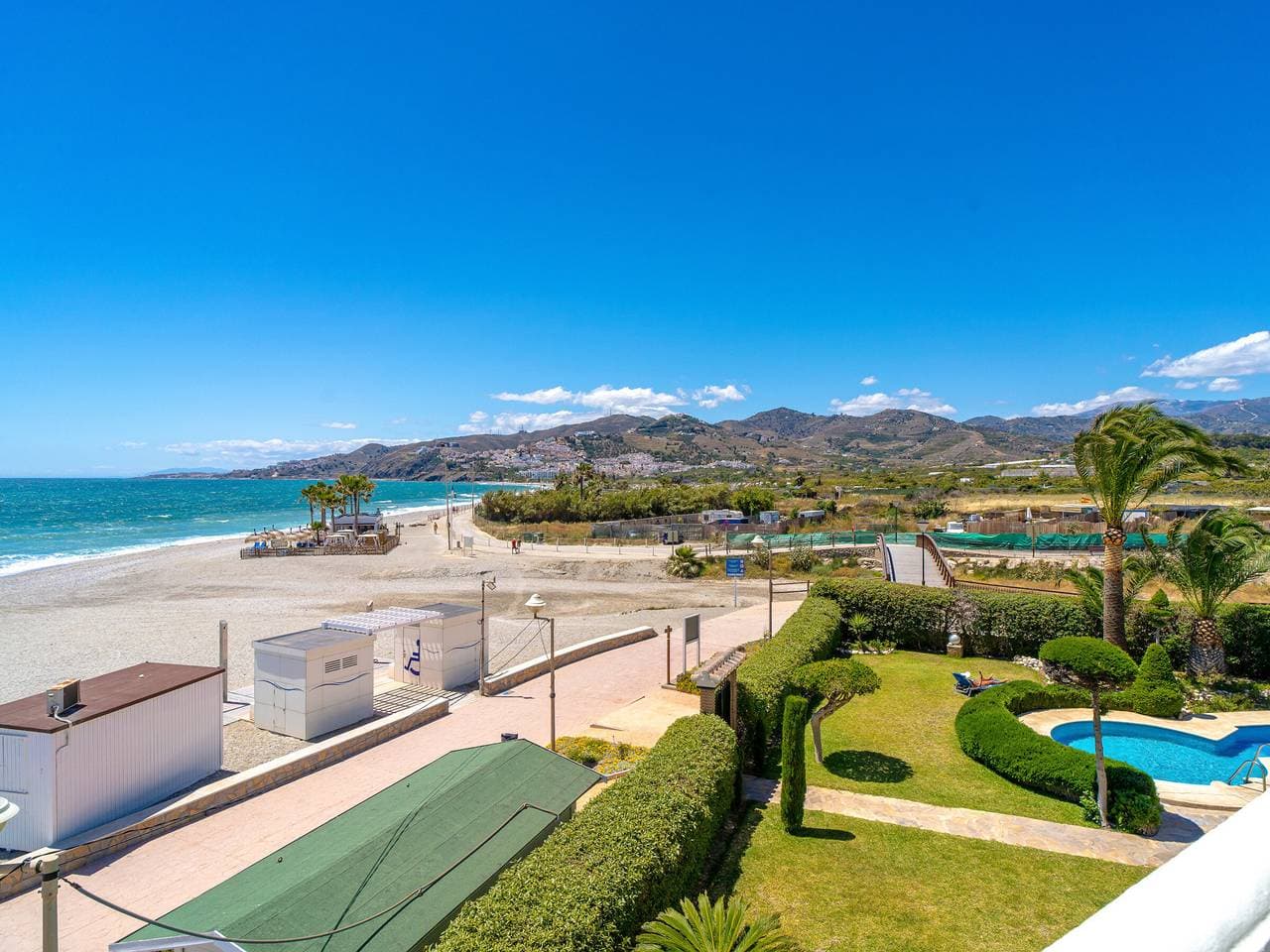 Foto 5 von 36: Wohnung am Strand in Nerja mit Pool und Klimaanlage