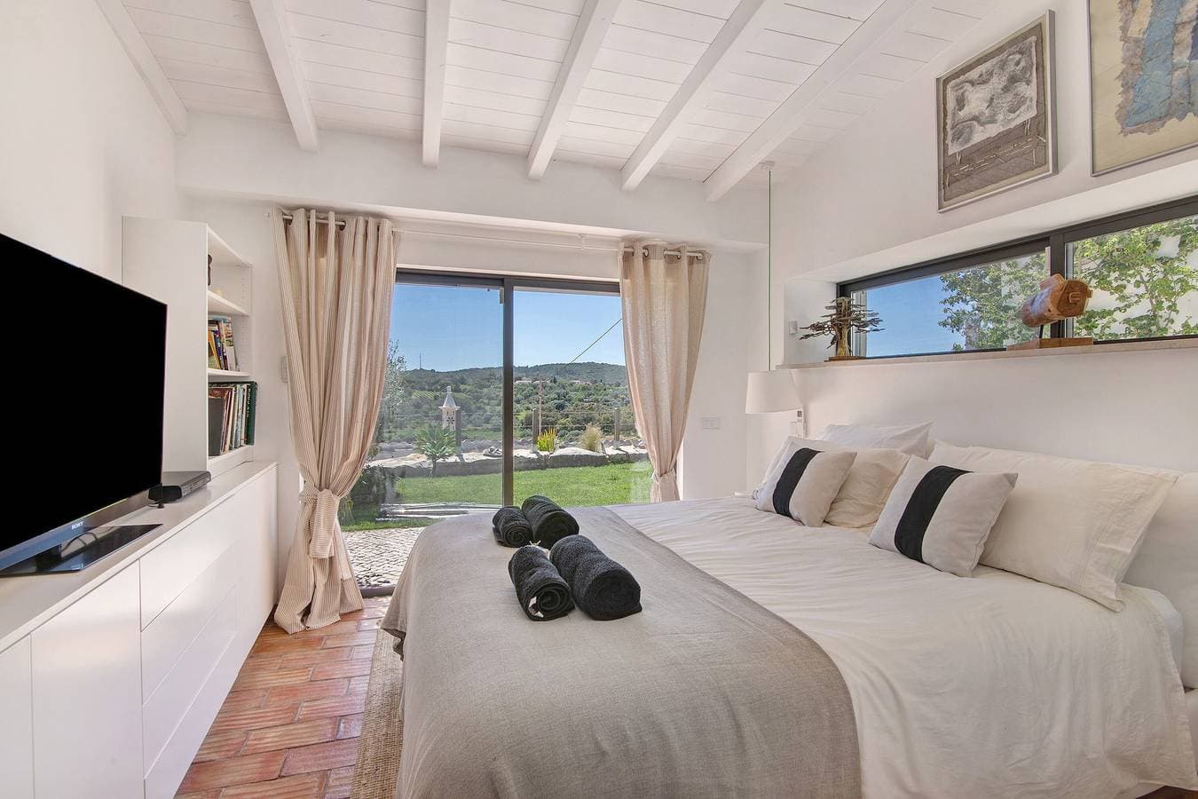 Foto 13 von 45: Ferienwohnung 'Casa 3 Limões' mit Bergblick, Wi-Fi und Klimaanlage
