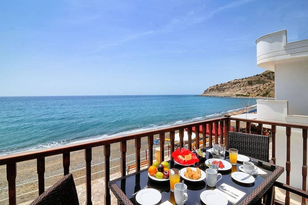 Myrtos Mare Suites - Seafront Maisonette 1