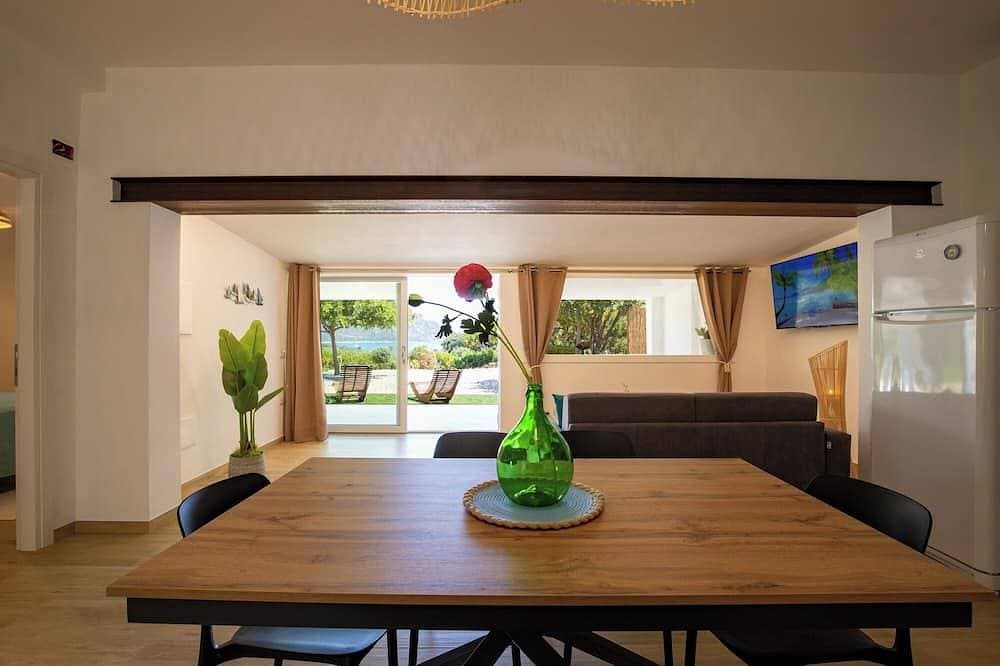Foto 12 von 30: \"Your Oasis of Relaxation with a Sea View\" Villa RosMari