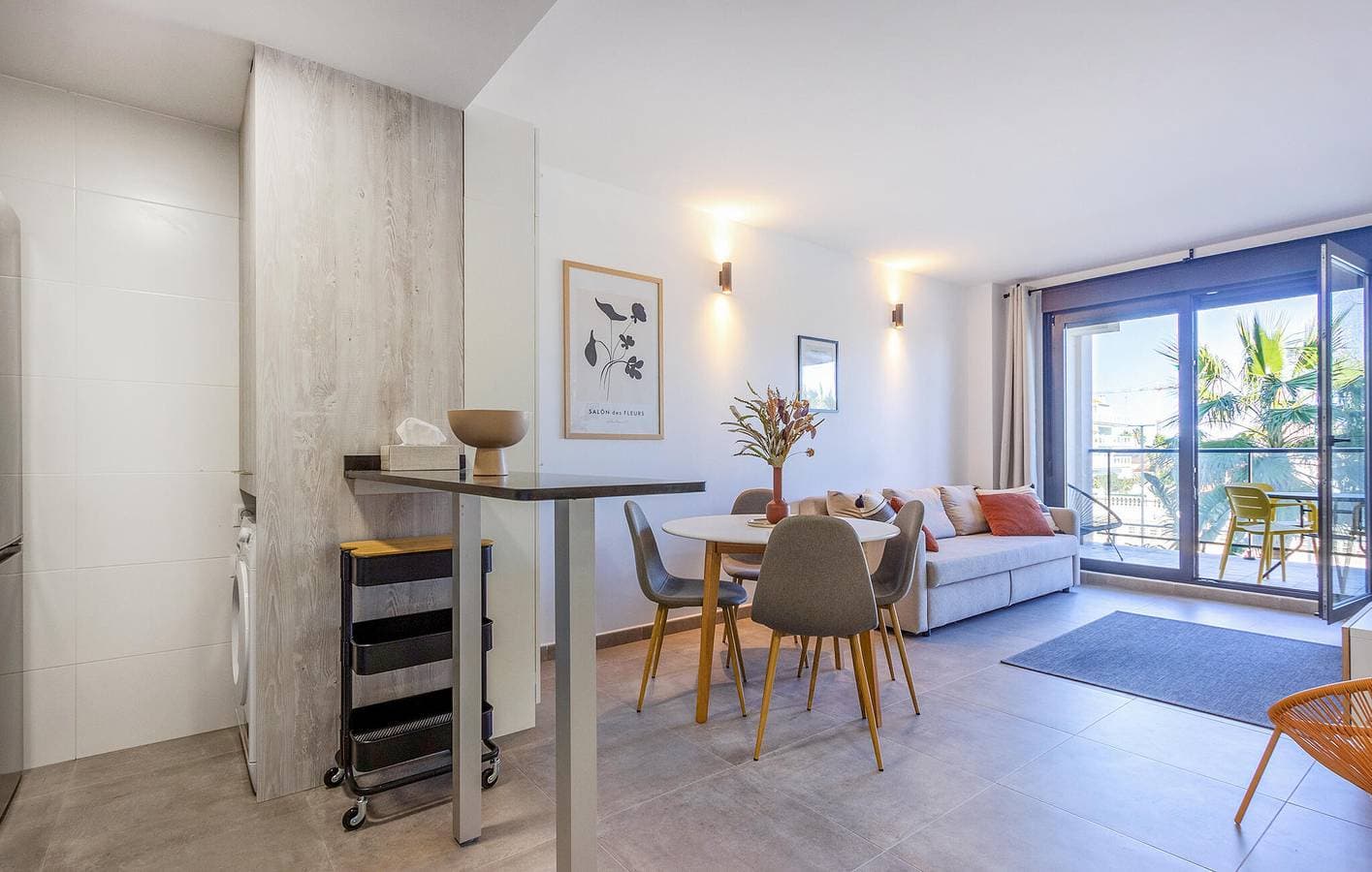 Foto 3 von 21: Luxus-Wohnung mit Pool, Terrasse und Internet, in der Nähe von Les Bovetes Strand