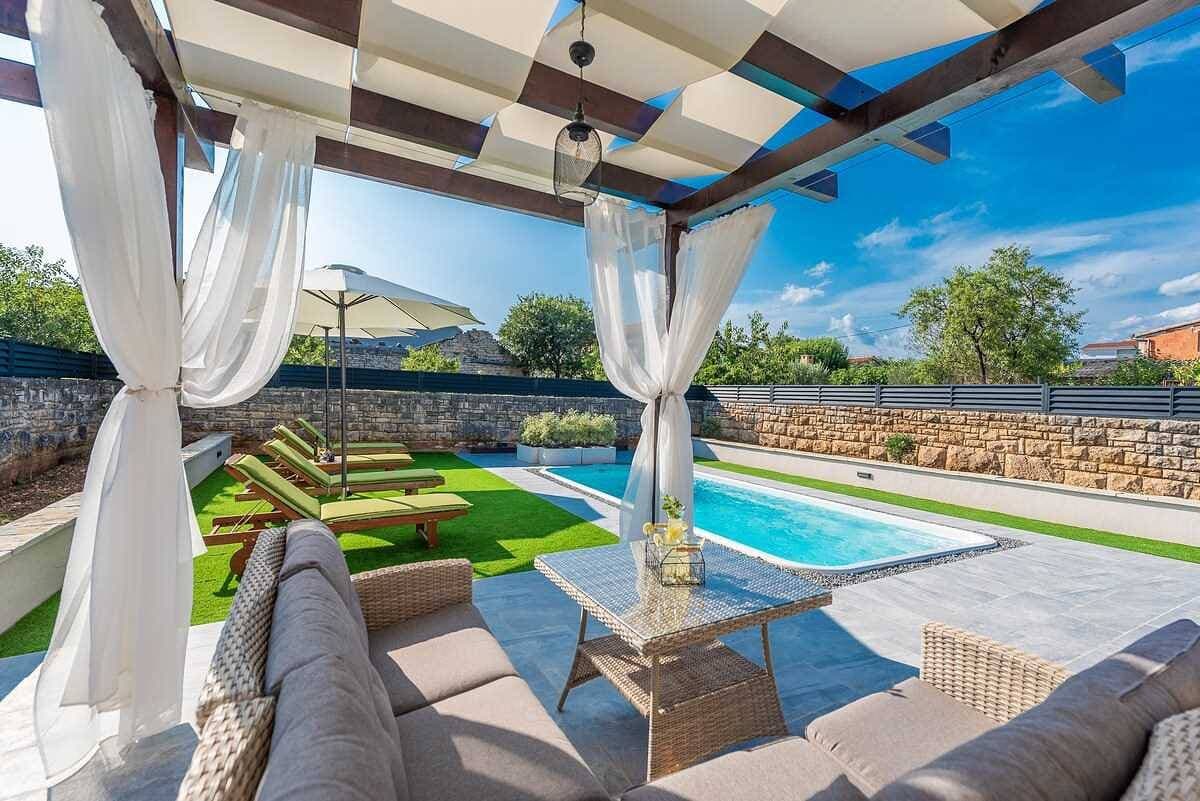 Foto 5 von 41: Villa für 5 Personen mit Pool