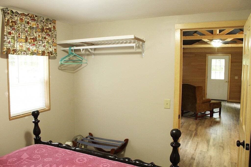 \"Christine's Cabin\" Great place to stay for wine trail events 1
