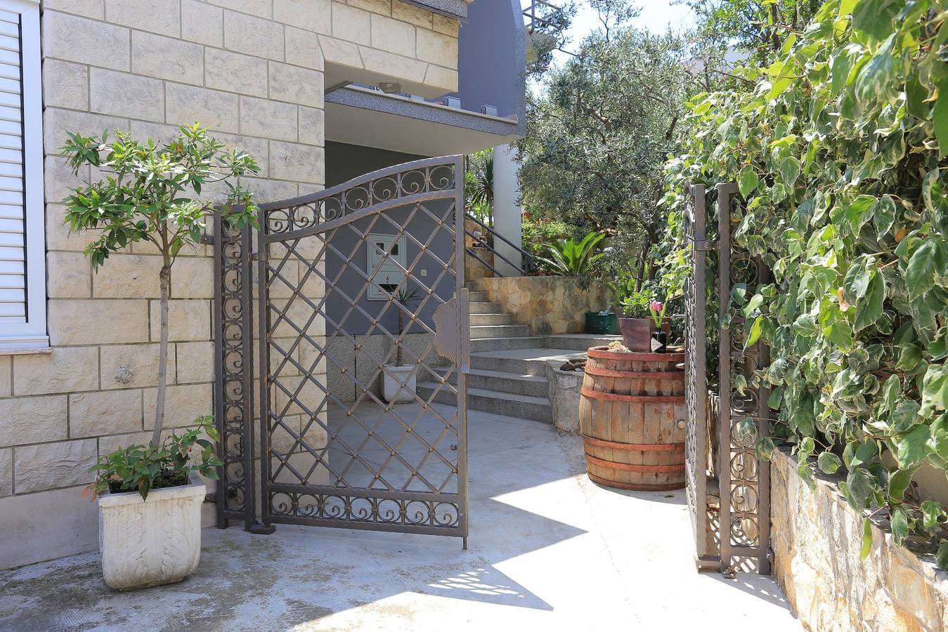 Foto 4 von 20: Zimmer mit Terrasse und Meerblick Trogir -b