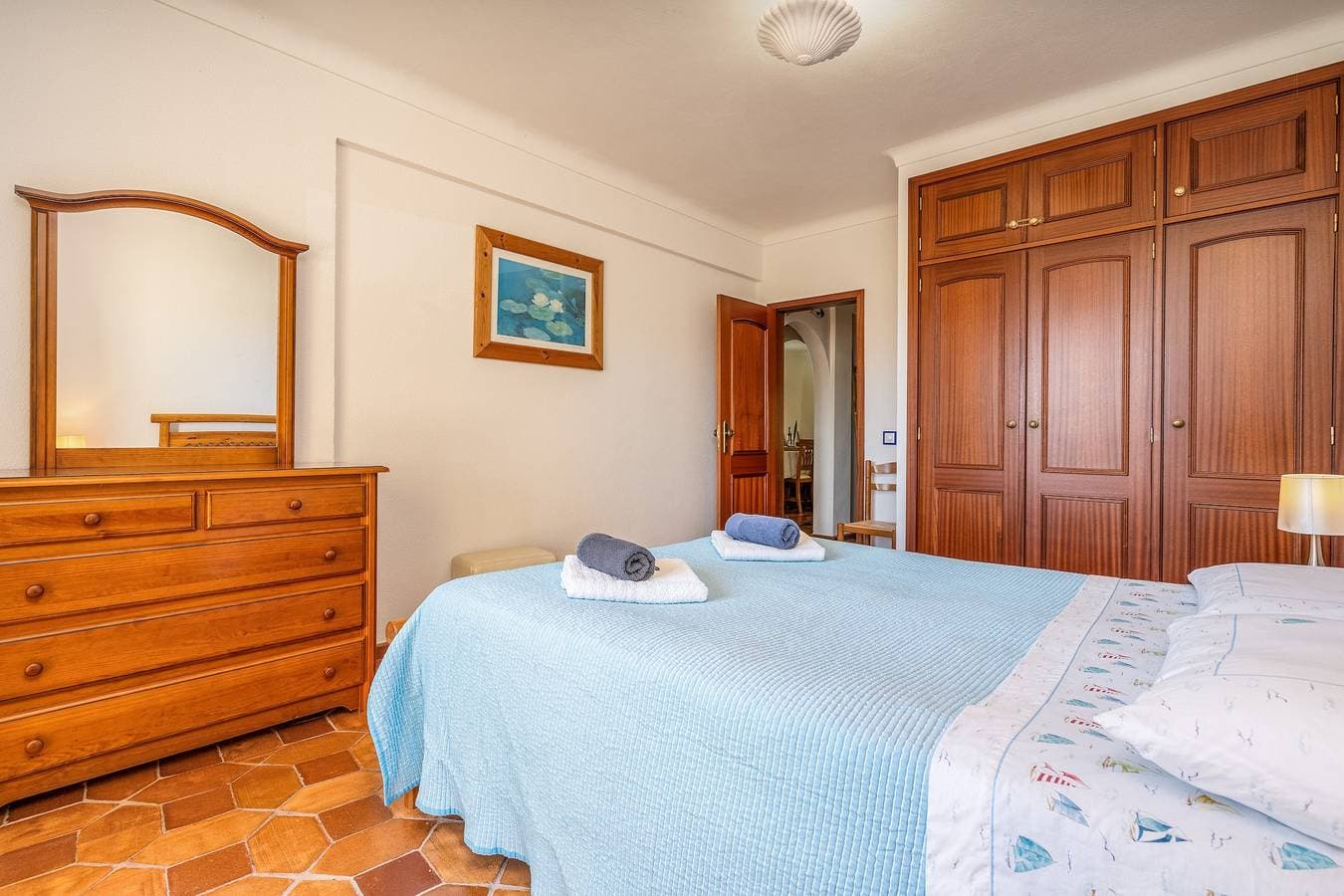 Foto 13 von 28: Ferienwohnung 'Casa verão Azul - Porches' mit Gemeinschaftspool, privater Terrasse und WLAN