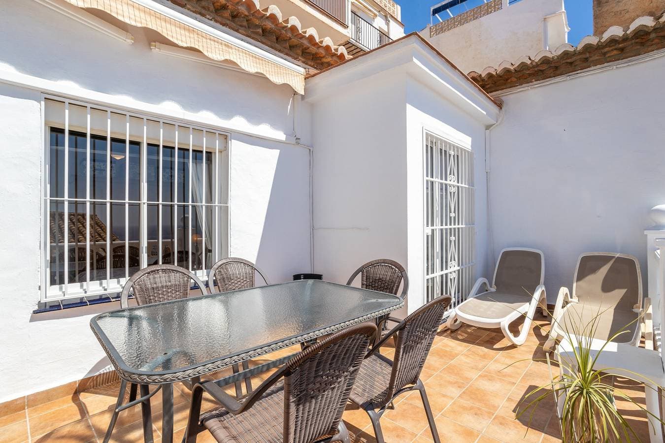 Foto 9 von 26: Ferienhaus 'Casa Carolina Holiday Rental Nerja' in Strandnähe mit Gemeinschaftspool & WLAN