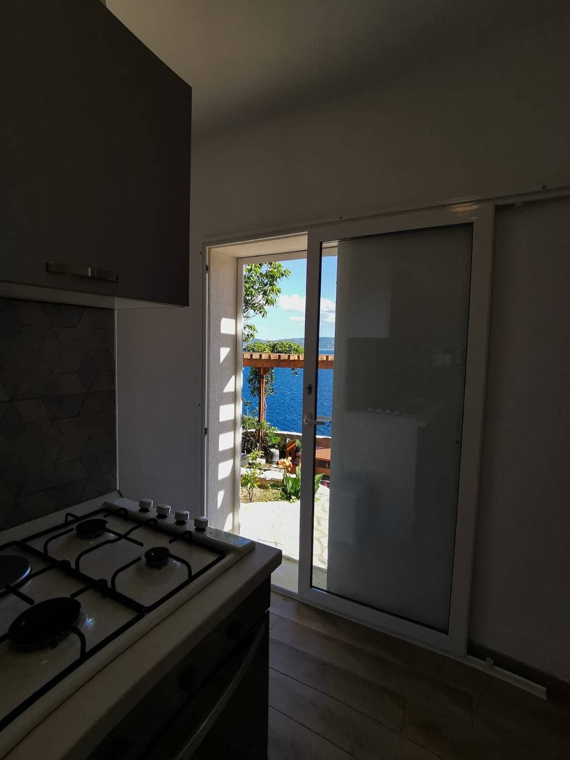 Foto 9 von 20: 2-Zimmer-Ferienwohnung mit Terrasse und Meerblick Mimice, Omis -b