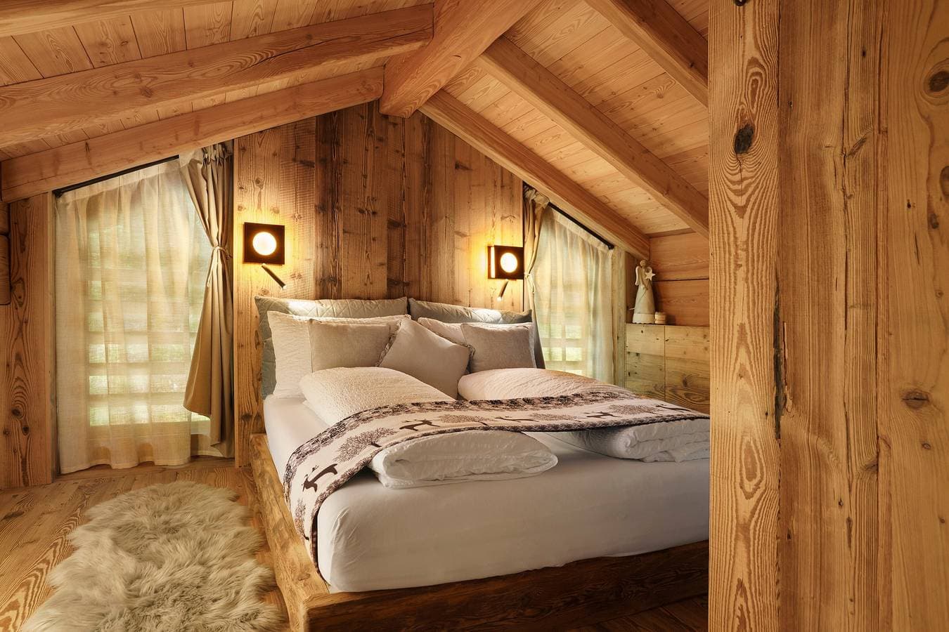 Foto 2 von 42: Chalet 'Luxury Chalet Larice' mit Bergblick und Panoramaterrasse