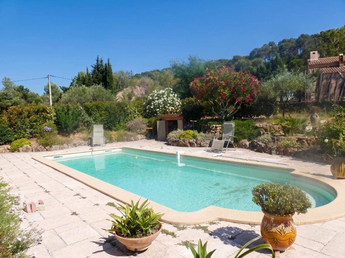 Studio charmant à Pierrefeu-du-Var, 20 m², piscine partagée 1