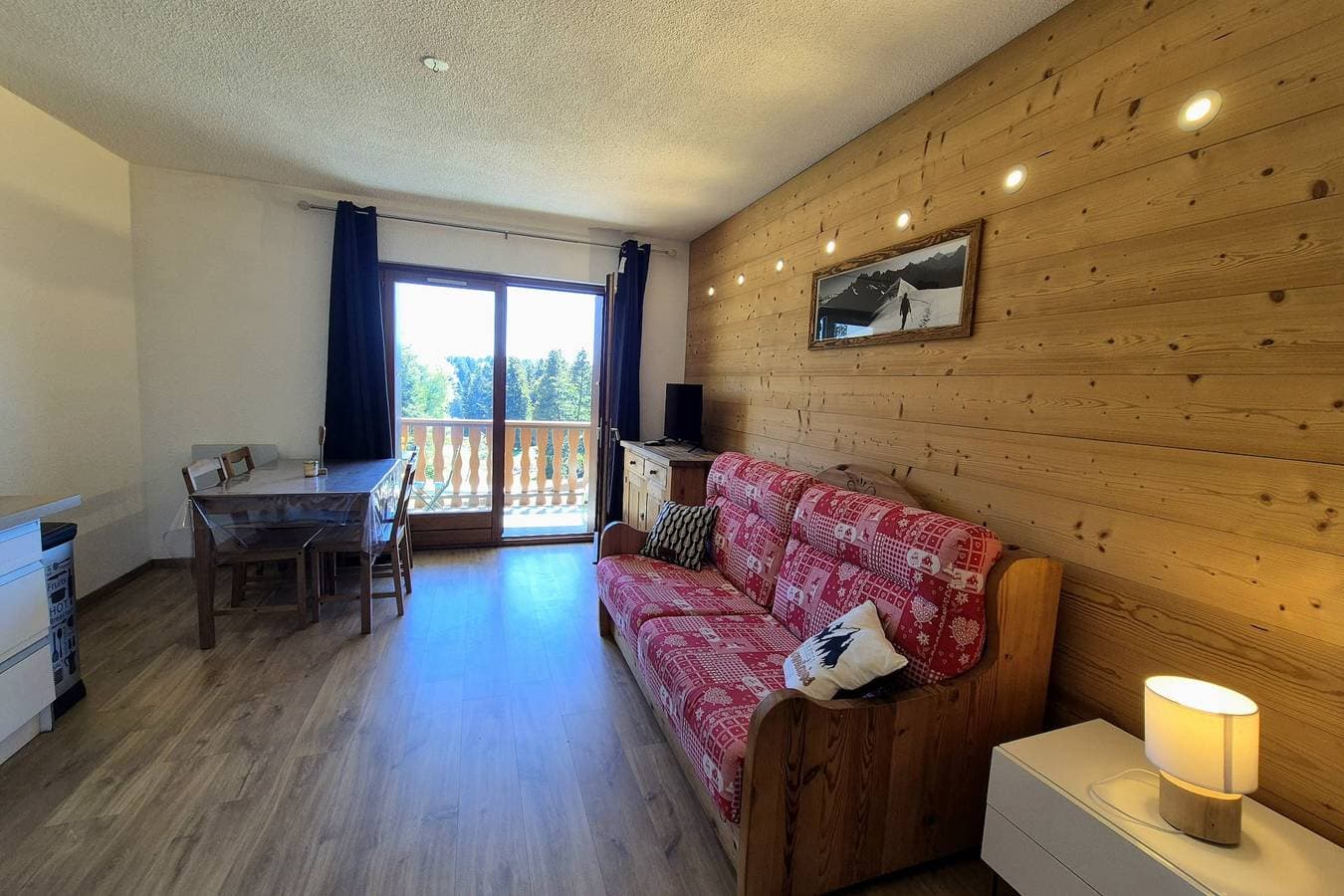 Foto 4 von 44: Ferienwohnung für 4 Personen mit Terrasse