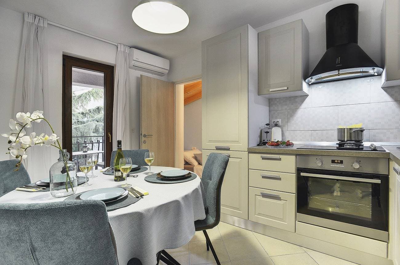 Foto 8 von 32: Herrliche Villa mit privatem Pool, Klima, WLAN, Sonnenliegen