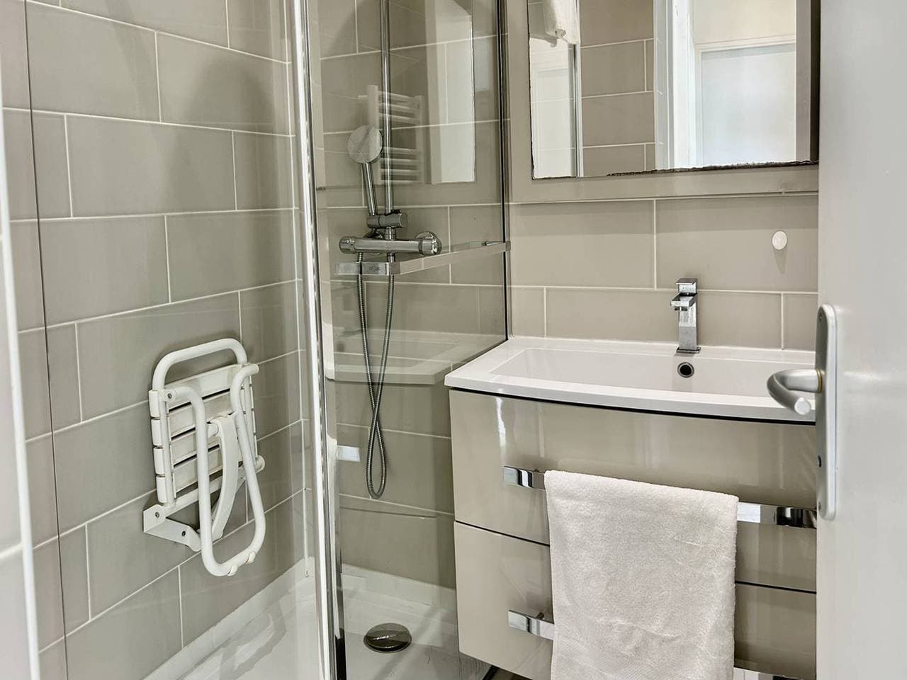 Foto 10 von 19: Wunderschöne 3-Zi.-Wohnung mit Terrasse und Parkplatz, 4 Schlafplätze, Villeneuve-Loubet Strand
