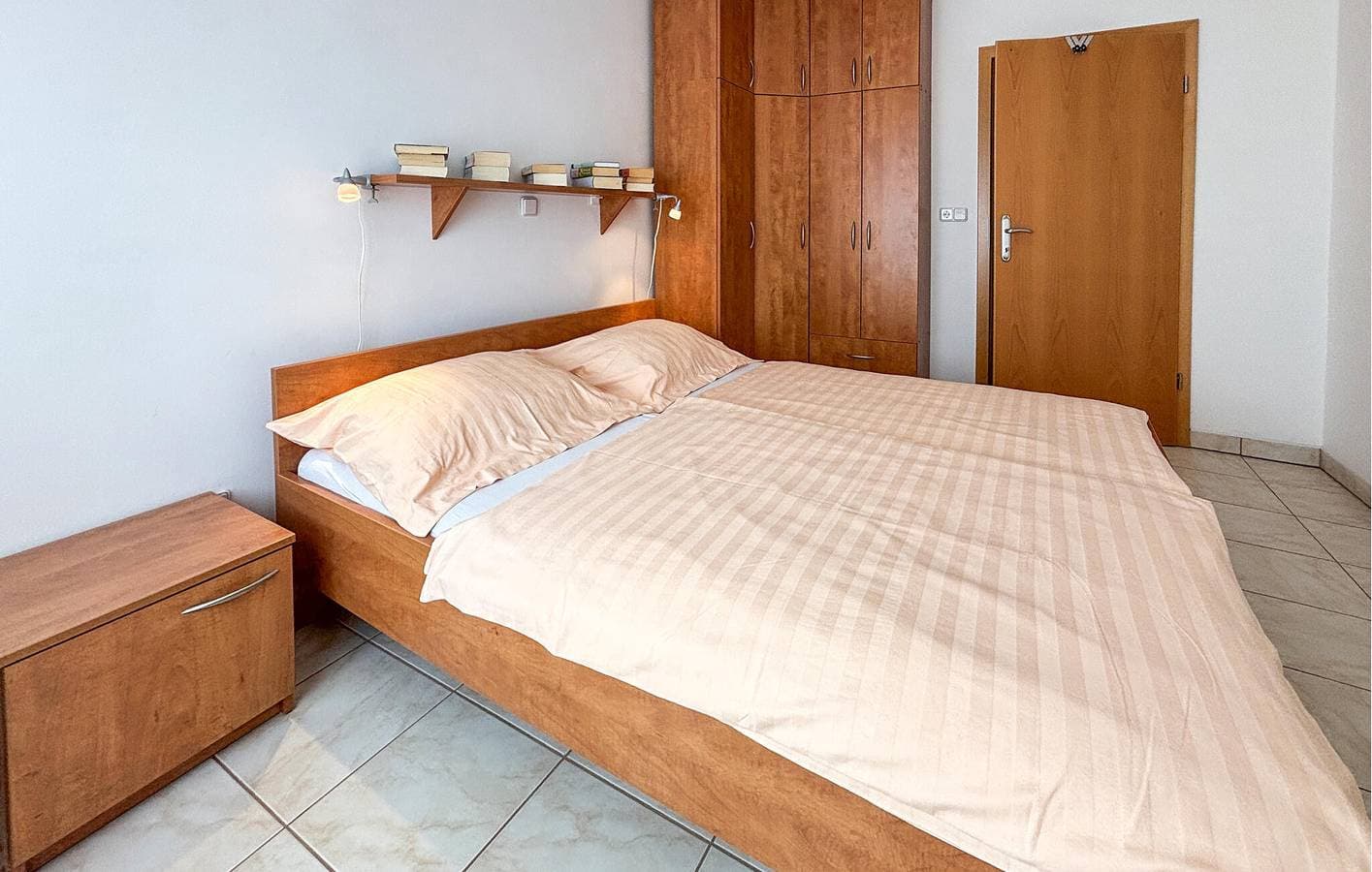 Foto 11 von 19: Gemütliche Ferienwohnung mit Terrasse, WLAN und Parkplatz, 1 km vom Strand von Jert entfernt