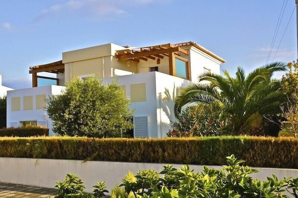 Freistehende Poolvilla, ruhige Lage am Meer, komfortable Ausstattung, Wi-Fi, BBQ 1