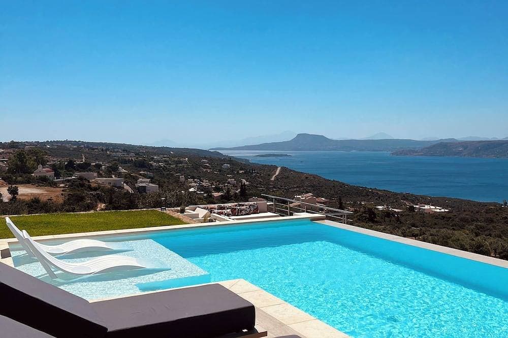 Bay Overlook Villa heated pool 1