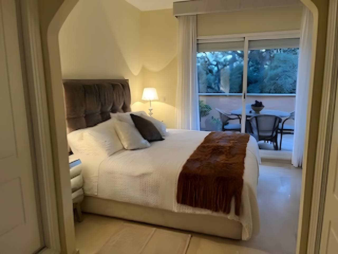 Foto 6 von 17: Ferienwohnung 'Elviria Gardens' mit Gemeinschaftspool, Wi-Fi und Klimaanlage