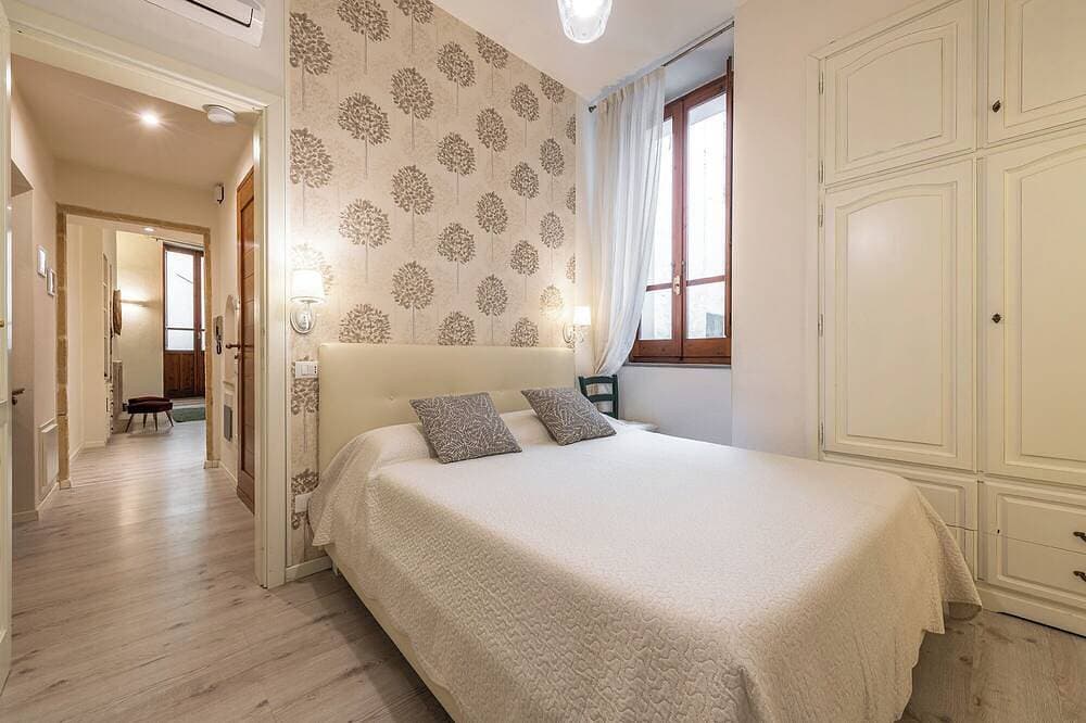 Foto 2 von 30: Marco's Stylish Home: in the hearth of Cagliari