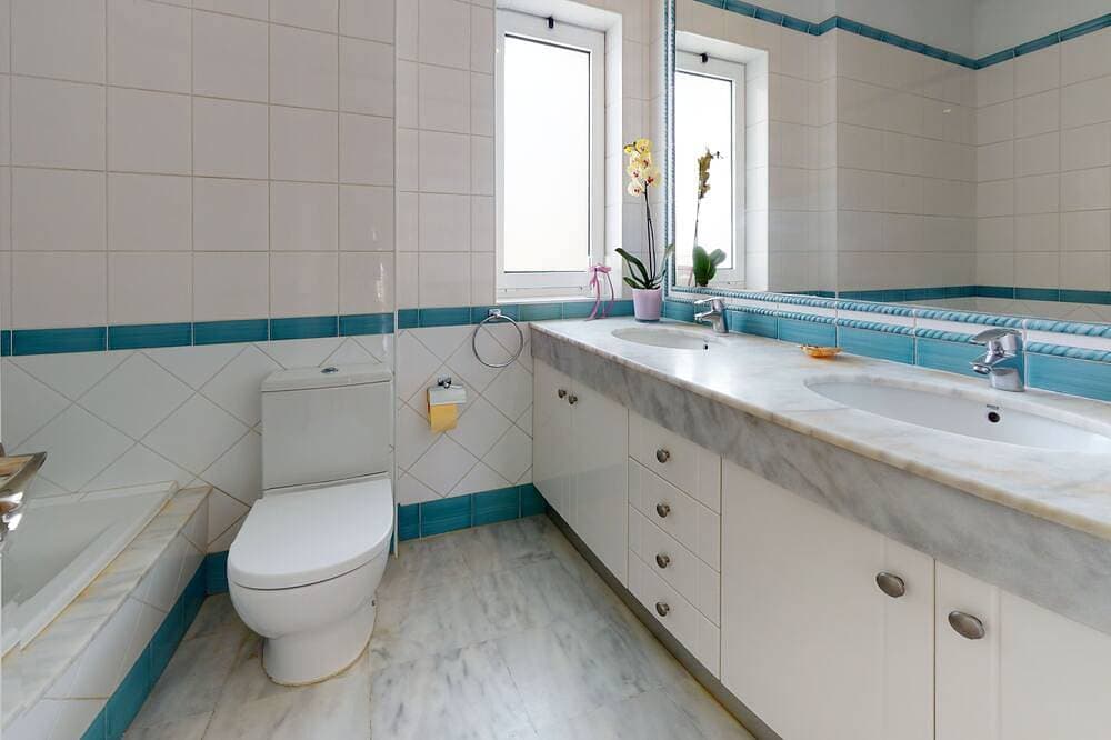 Foto 6 von 30: Charmante, moderne Wohnung mit Terrasse, direkt am Meer, kostenloses WLAN