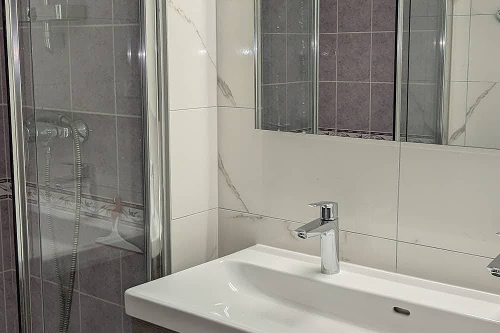 Foto 6 von 24: Terrace, Garden, Apartment 80m², mountain view, wifi, office