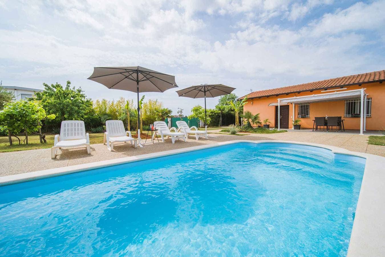 Foto 5 von 36: Villa mit Pool ruhig gelegen