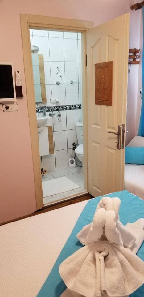 Foto 6 von 18: Double Room with Private Bathroom