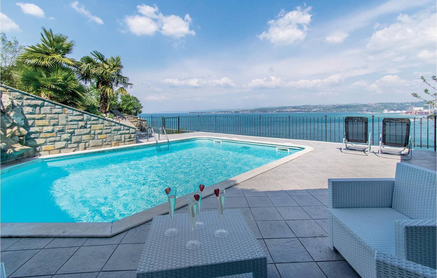 Foto 6 von 28: Ferienwohnung für 6 Personen mit Terrasse