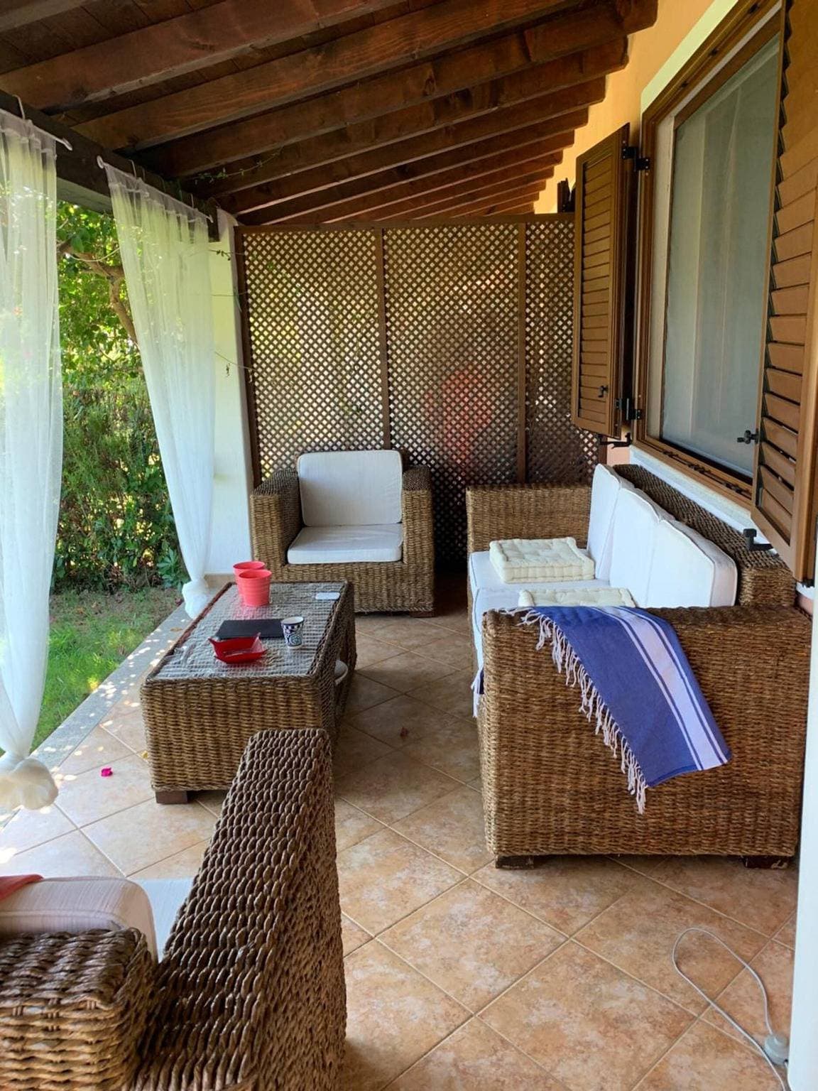 Foto 7 von 33: Villino Empatja: Smaragdgrünes Meer direkt vor der Tür