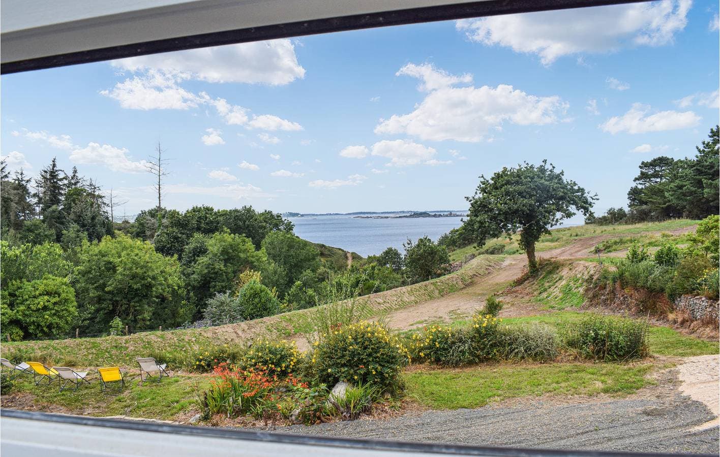 Foto 4 von 55: Seaview Retreat: 220 qm mit Parkplatz, Garten, Internet, Feuerstelle - in der Nähe von Plouézec (1,5km zur Küste)