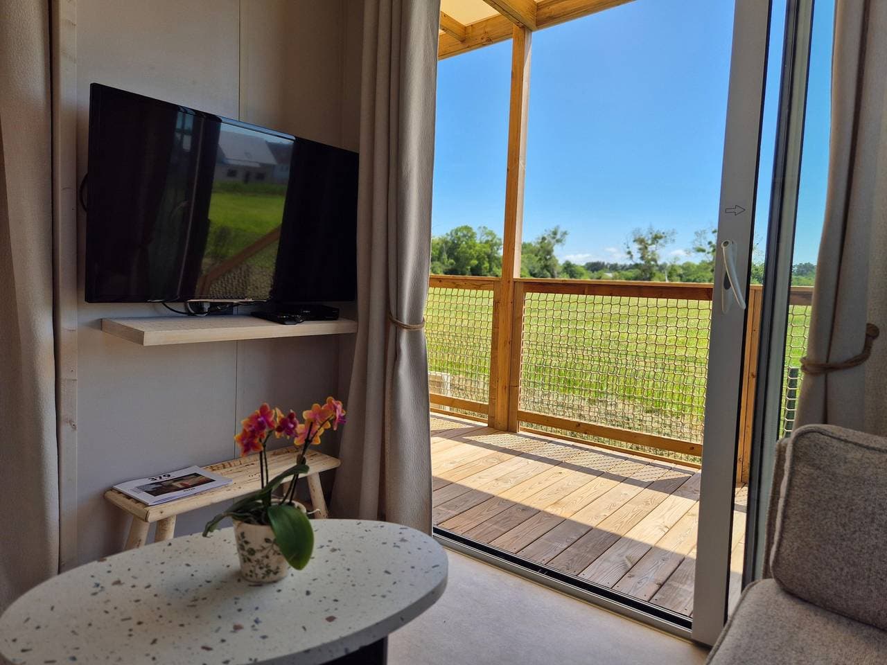 Foto 10 von 40: Küstenchalet für 4 Gäste mit Pool