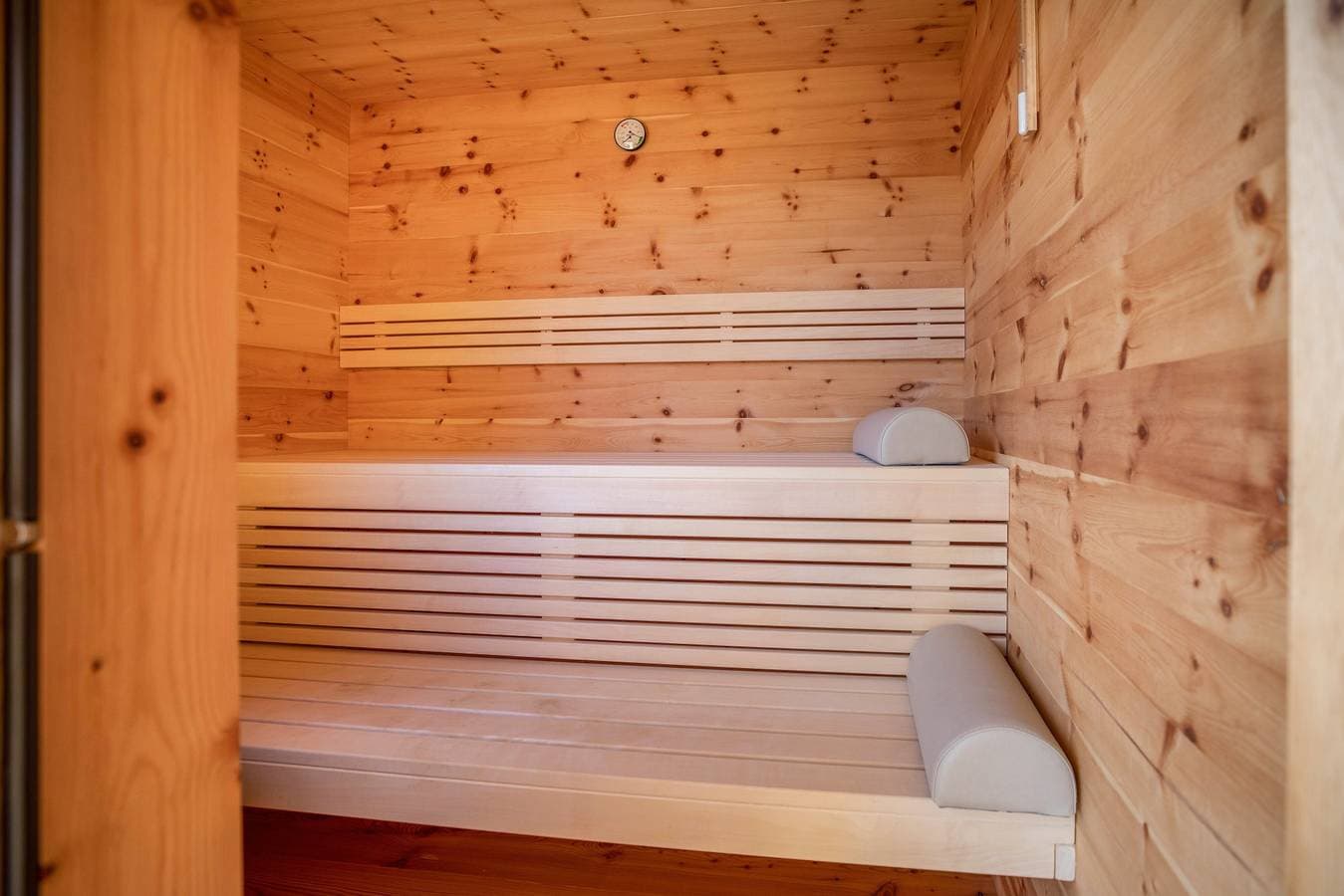 Foto 6 von 37: Brantenhof Design-Ferienwohnung "Pomum“ mit Gemeinschaftsgarten mit Sauna, Balkon und WLAN