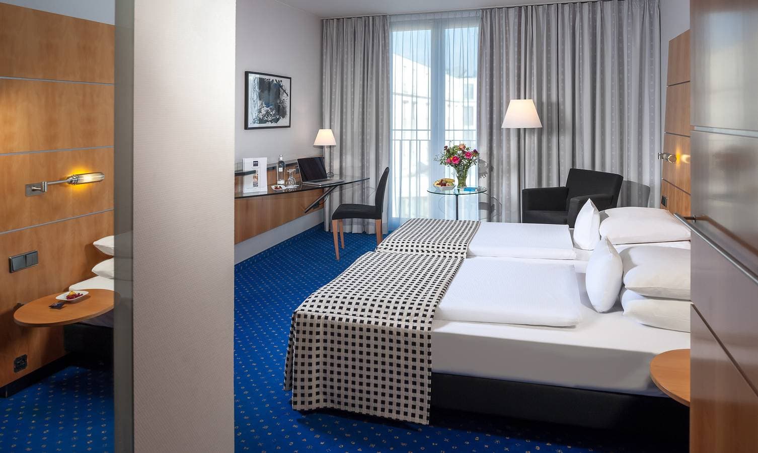 Foto 7 von 7: Dorint Hotel Potsdam - Doppelzimmer mit Dusche und Wc oder Bad