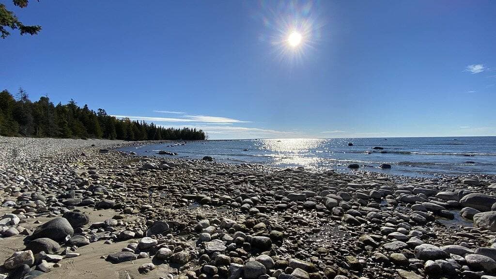 Foto 11 von 18: 🍀 The Lucky Charm on Beaver Island's Lake Geneserath!