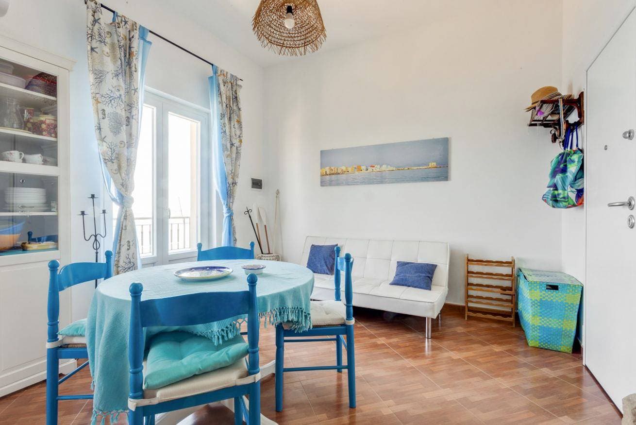 Foto 2 von 15: GuestHost -  Apt with balcony and sea view in Trapani!
