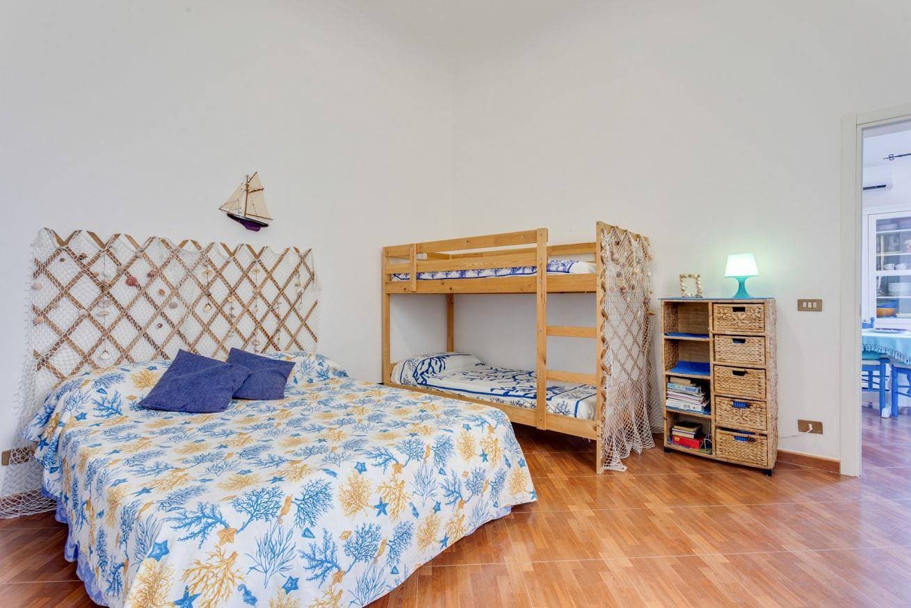 Foto 12 von 15: GuestHost -  Apt with balcony and sea view in Trapani!