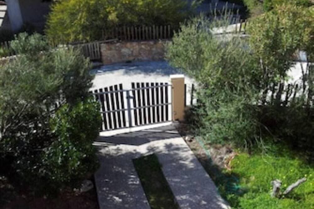 Foto 4 von 11: Unmissable apartment with garden 100mt from the sea, Campulongu - second floor
