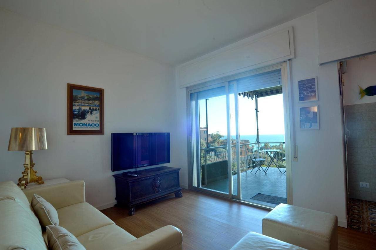 Foto 4 von 48: Two-Bedroom Apartment