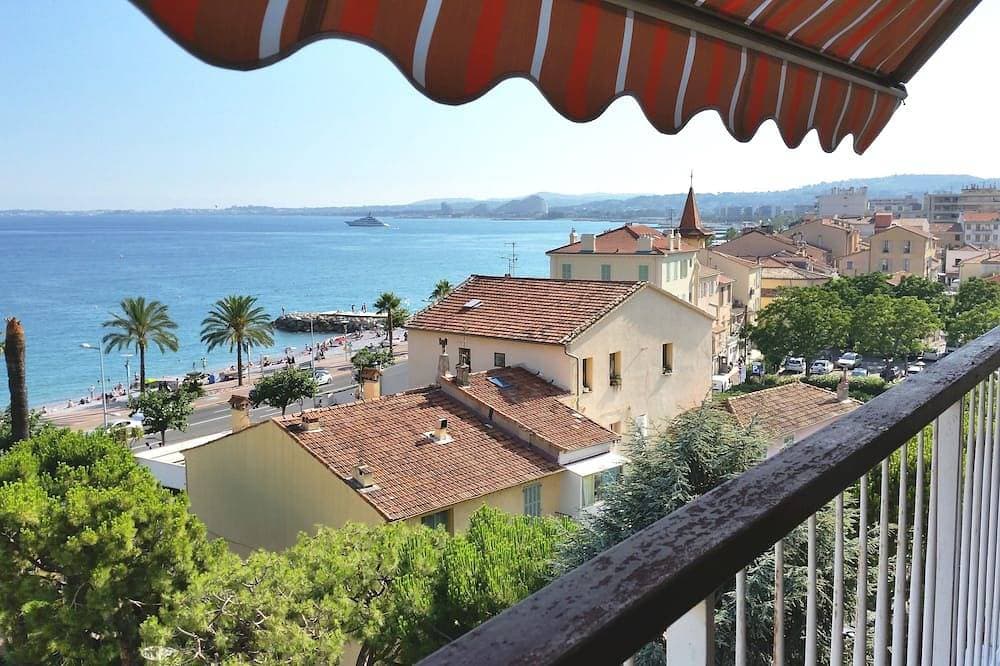 Renovierte Wohnung 2018; Balkon mit Blick aufs Meer, drei Zimmer (76m2), privater Park 1