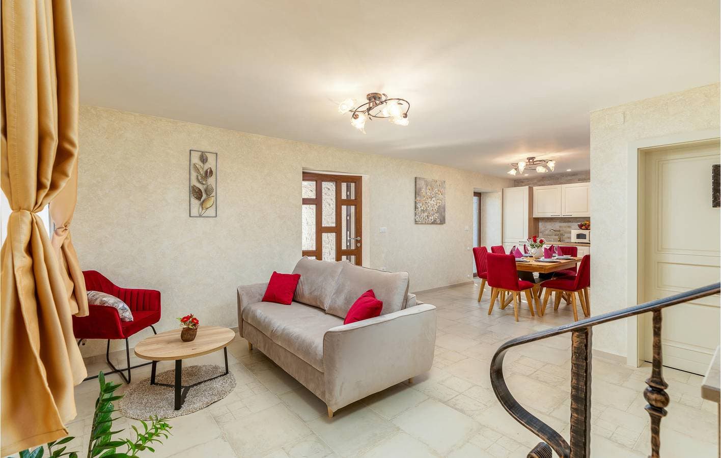 Foto 5 von 41: Moderne 100 m² große Wohnung mit Pool, WLAN und Parkplatz – 700 m vom Stadtzentrum von Rajki entfernt