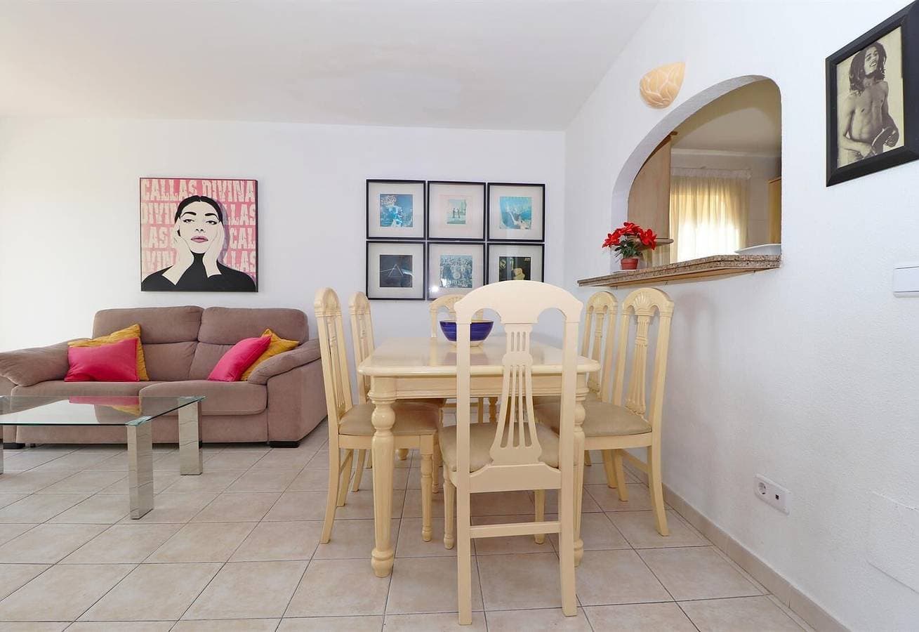 Foto 4 von 19: Rooftop Paradise Apartment mit Meerblick, Pool, WLAN, Klimaanlage, Terrasse und Garten