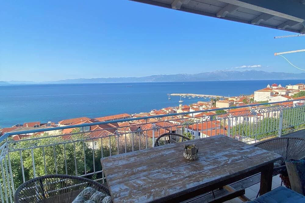Panoramic sea view! An apartment with a breathtaking scenic of  Koroni village! 1