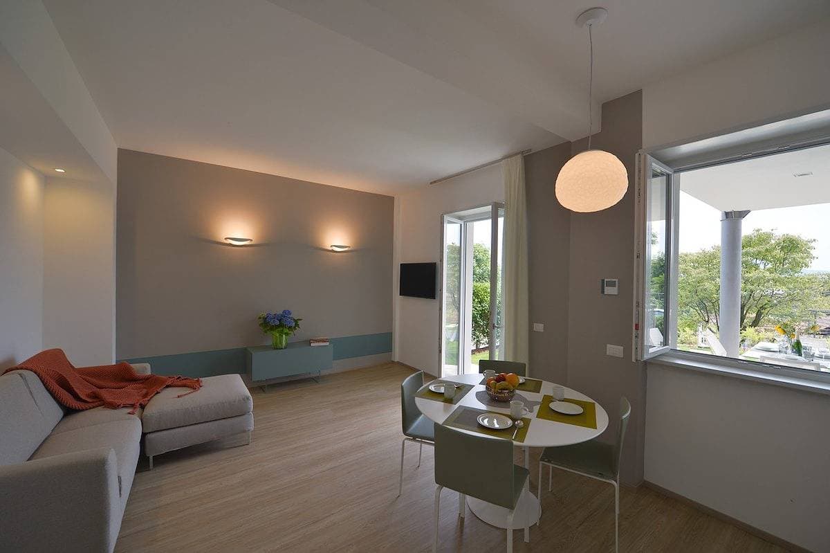 Foto 13 von 18: The View-Earth: design apt. with lake view