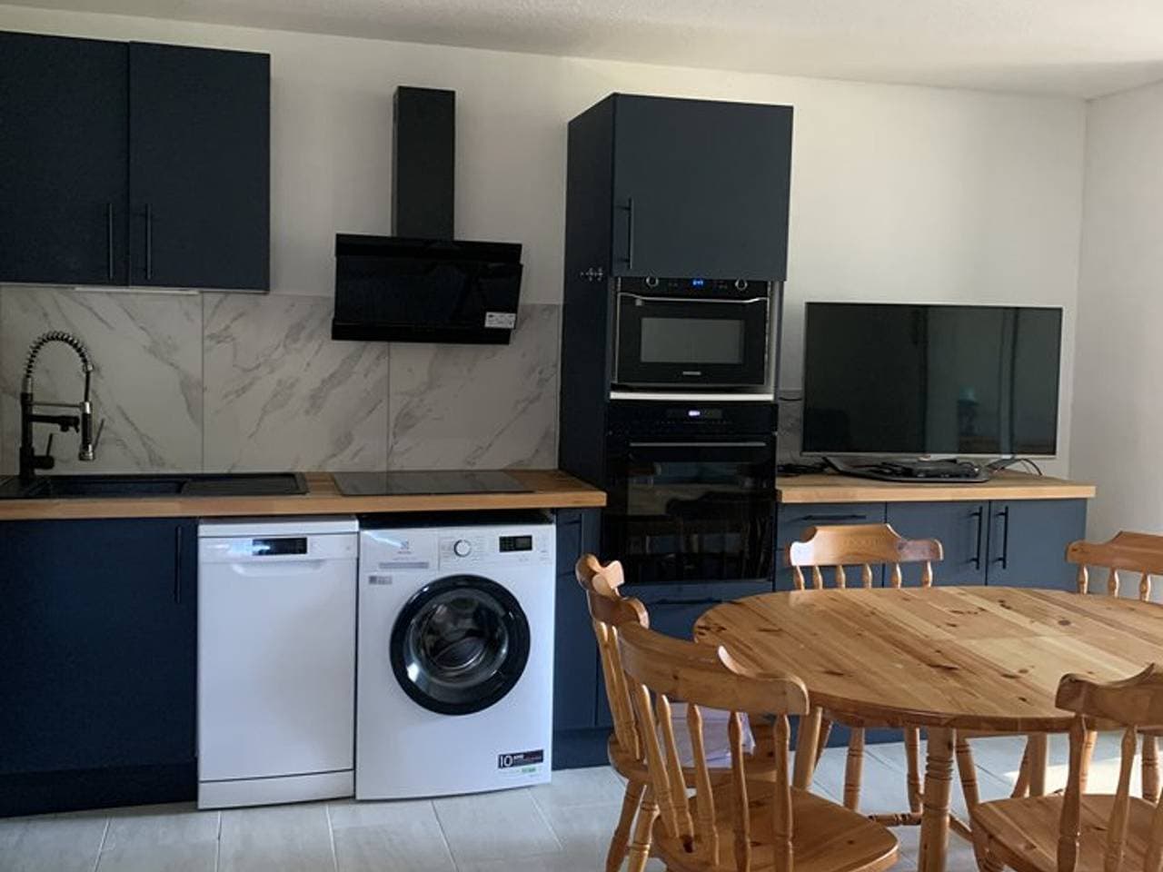 Foto 3 von 13: Renovierte Wohnung mit Parkplatz - 4 Pers.