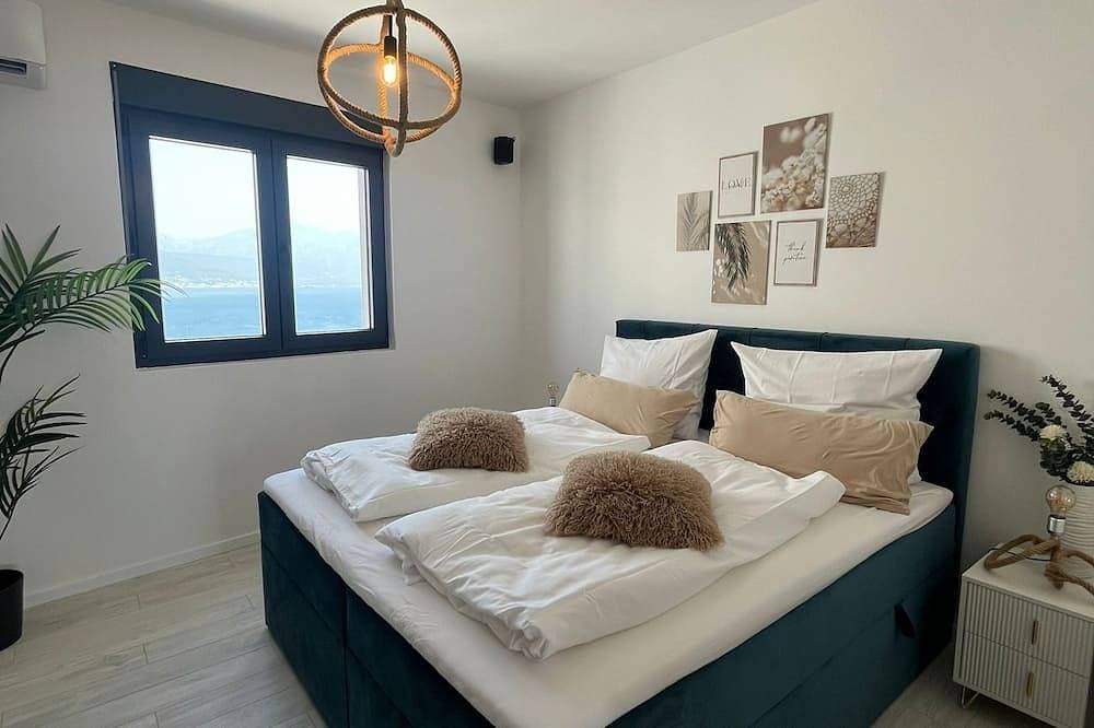 Foto 2 von 30: Penthouse/ Apartment mit Meerblick in der Bucht von Kotor