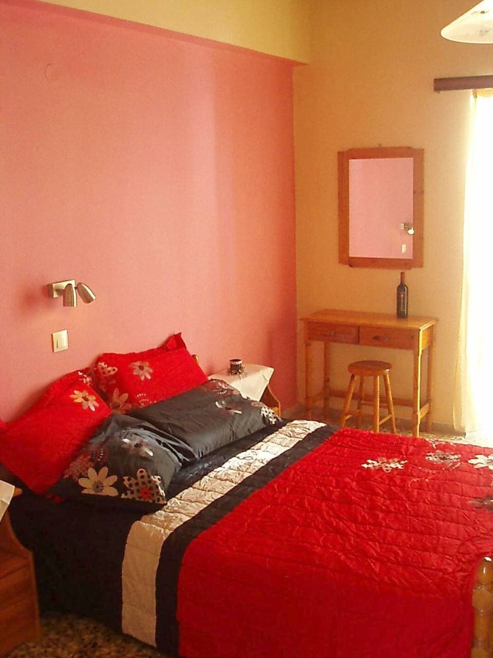 Foto 2 von 5: Studio Apartment