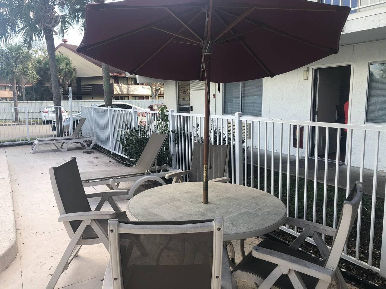 Foto 13 von 24: Motel 6 Jacksonville | 2 Doppelbetten
