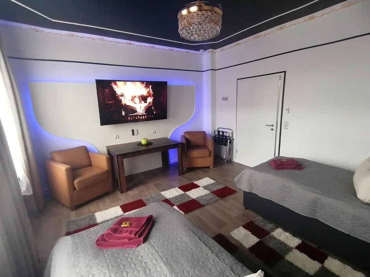 Best-Preis -Gold Suite- mit Netflix, Self-Check-In, eBike Ladestation, Fahrradraum, WLAN, Netflix und Massagesessel - direkt am Elberadweg im Herzen von Wittenberge 1
