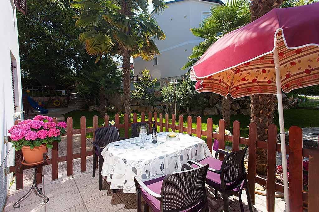 Foto 11 von 35: Ferienwohnung mit Pool und Klimaanlage